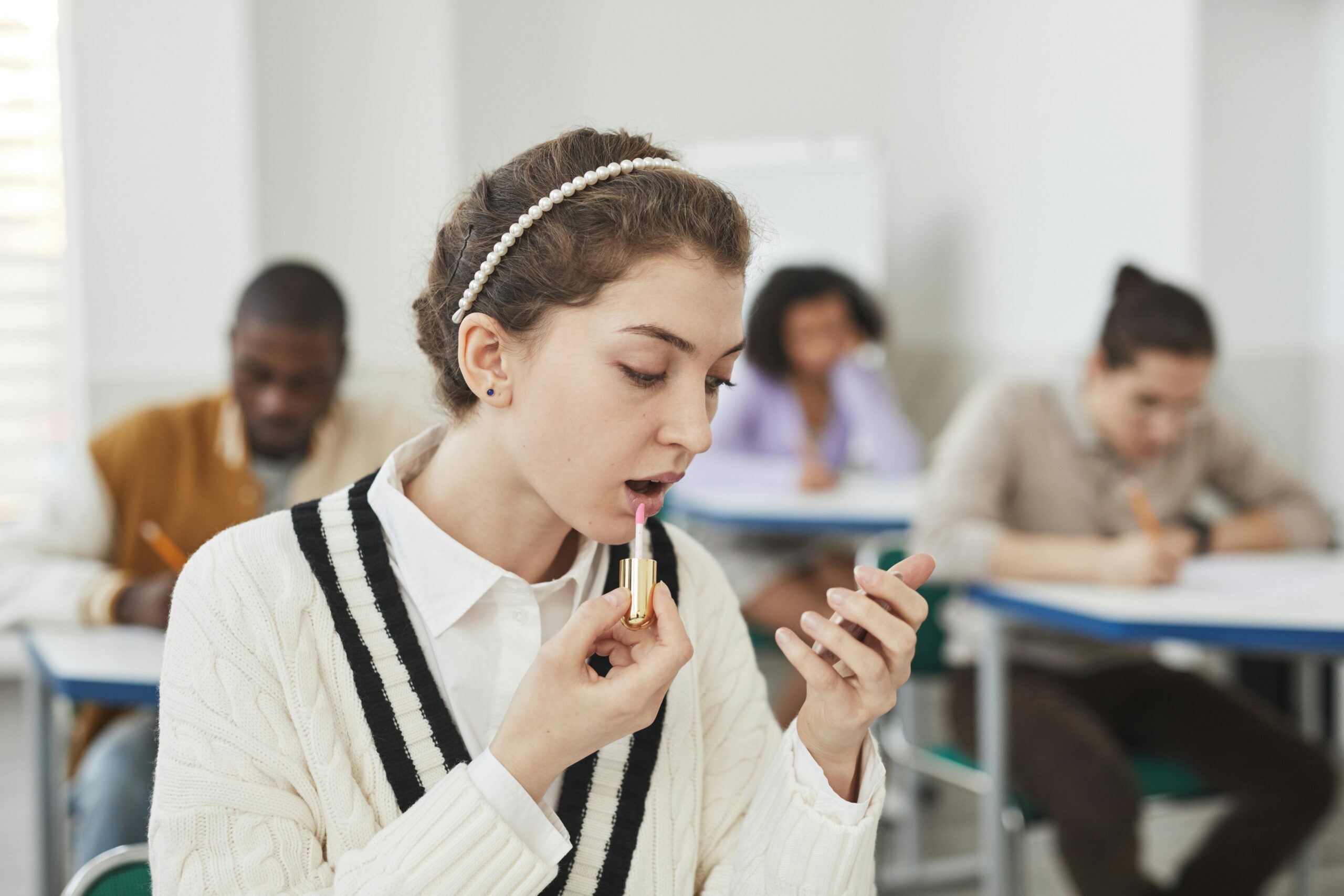 Student attending a study needs assessment meeting with an advisor