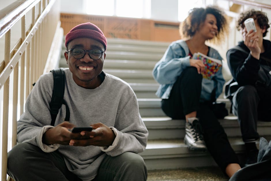 Comparing SIM-Only vs Handset Mobile Contracts for Students